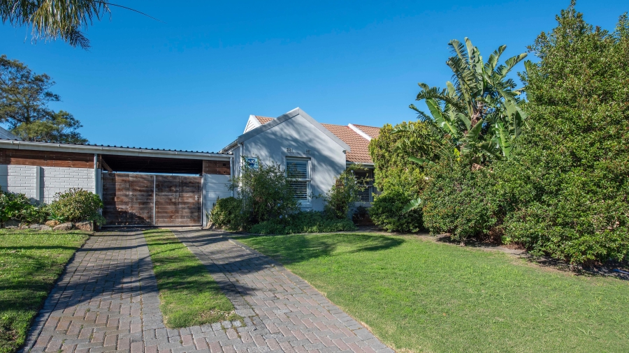 2 Bedroom Property for Sale in Vredekloof East Western Cape
